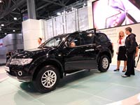 Mitsubishi Pajero Sport   400  