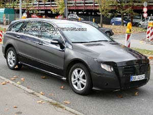 Mercedes    R-
