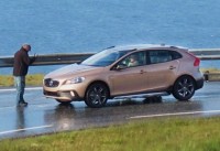 Volvo XC40 -   
